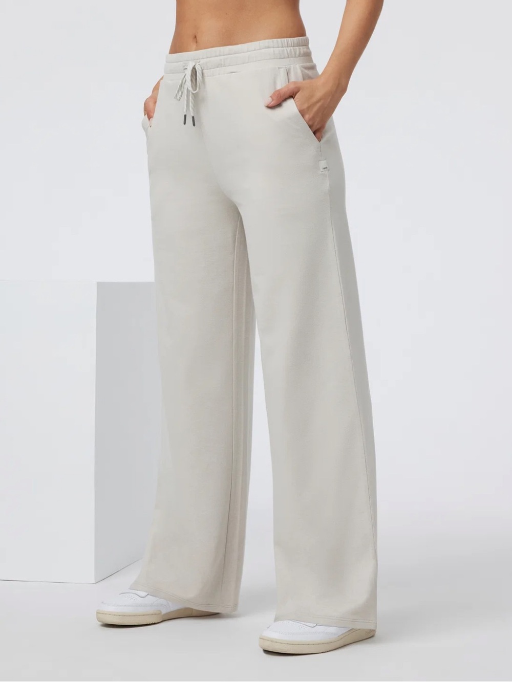 Vuori Halo Essential Wide Leg Pant